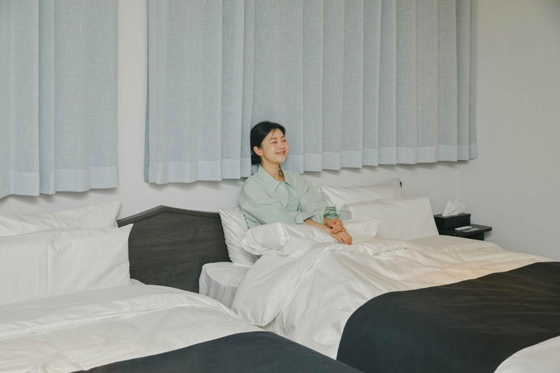 Hotel Passport Sindang
